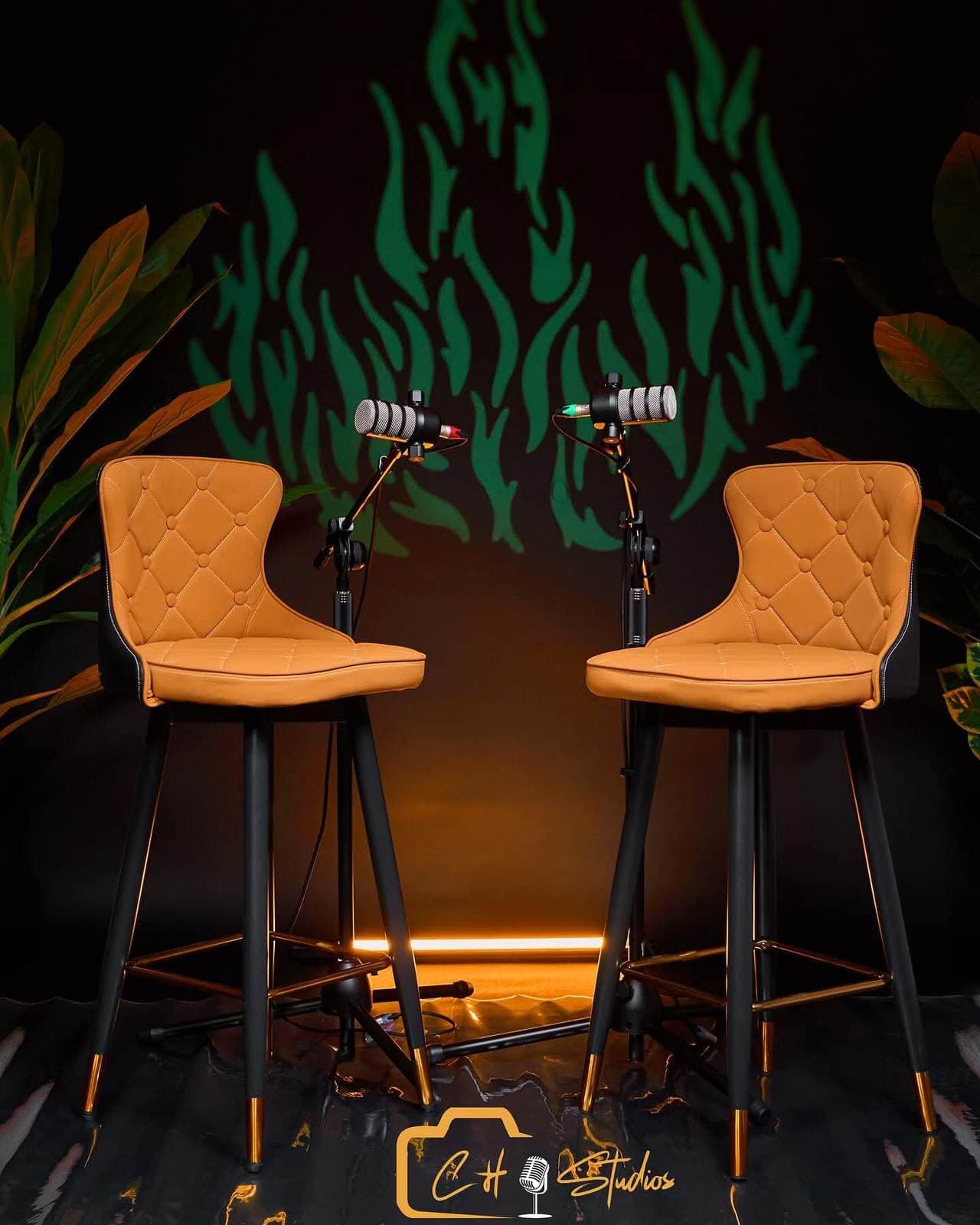 Premium podcast chairs